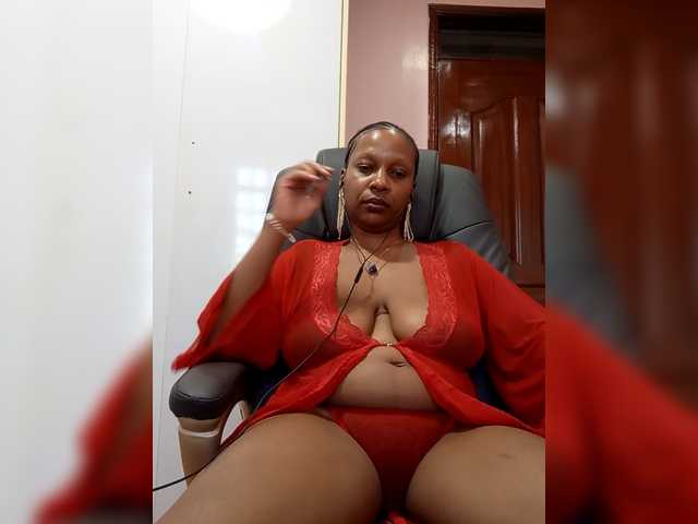 CandyLove's BongaCams show and profile