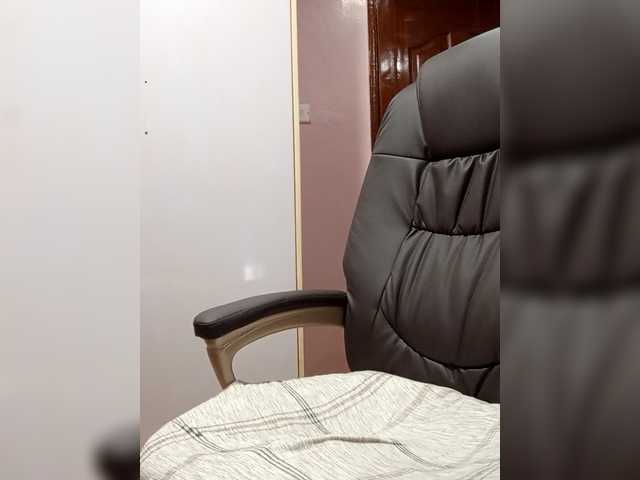 CandyLove's BongaCams show and profile