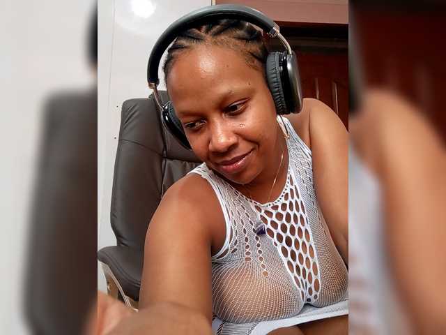 CandyLove – webcam model profile photo