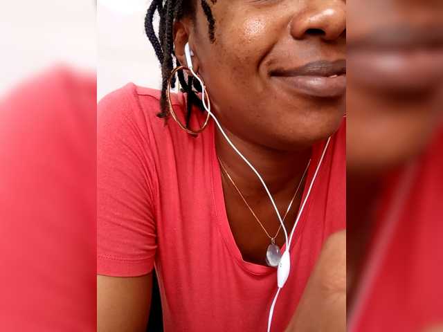 CandyLove webcam bongacams model stream image