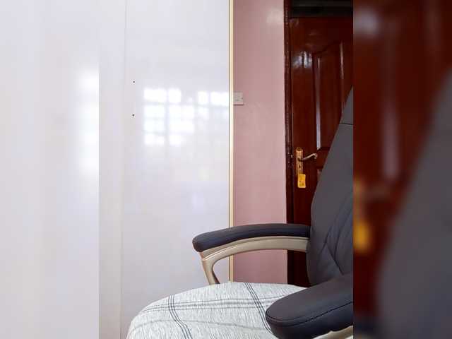 CandyLove's BongaCams show and profile