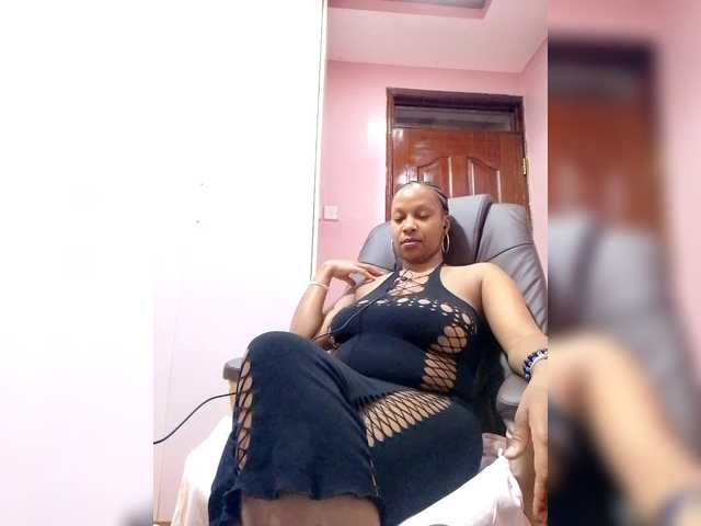 CandyLove's BongaCams show and profile