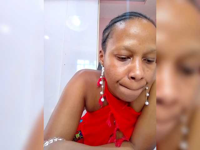 CandyLove's BongaCams show and profile