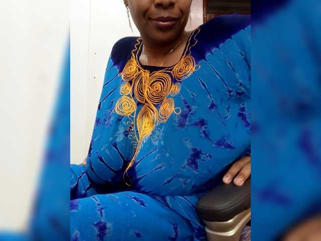 CandyLove's BongaCams show and profile