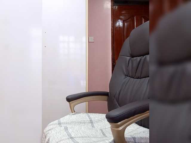 CandyLove's BongaCams show and profile