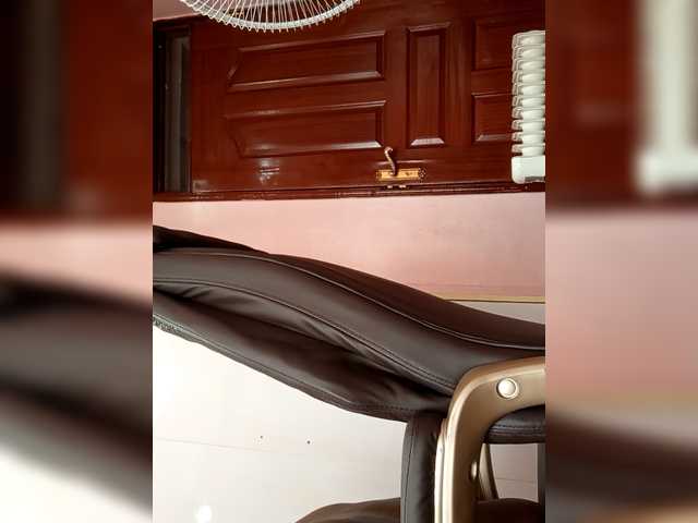 CandyLove's BongaCams show and profile