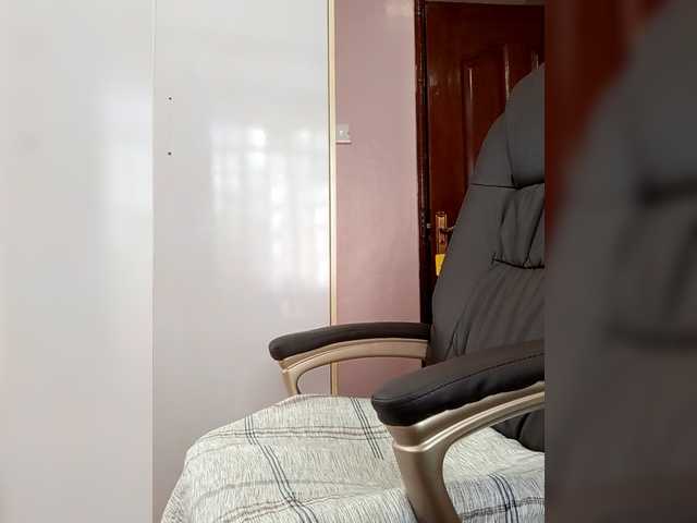 le modèle Candylove est en webcam porno dans un show sur le site bongacams, il possède les tags suivants: Ebony,Brunette,Hairy