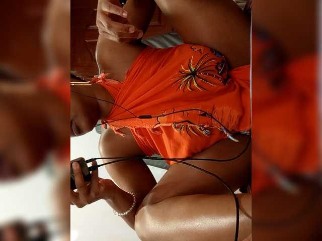 CandyLove's BongaCams show and profile