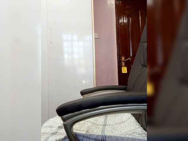 CandyLove's BongaCams show and profile