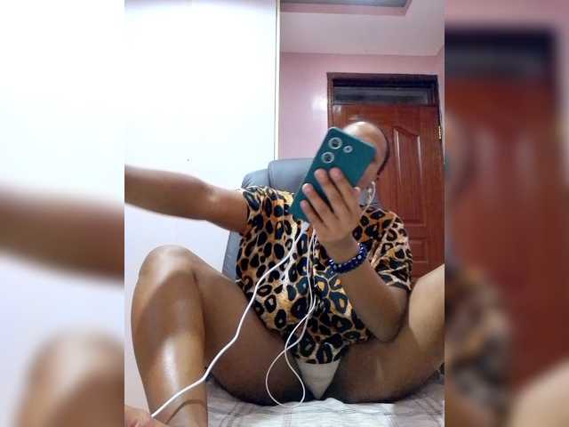 CandyLove's BongaCams show and profile