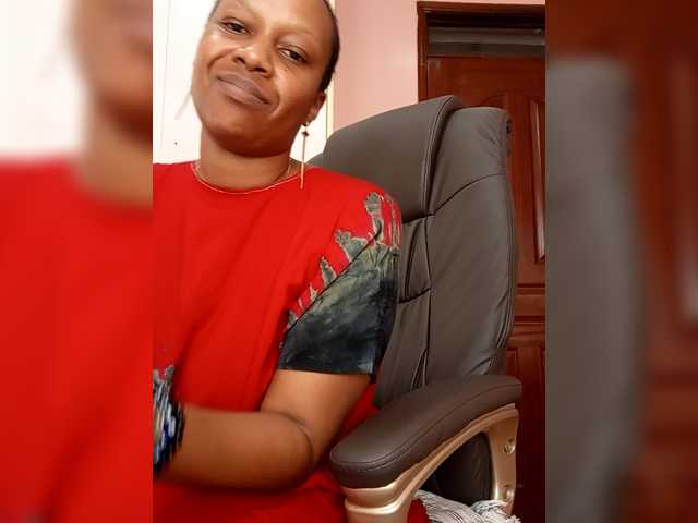 CandyLove's BongaCams show and profile