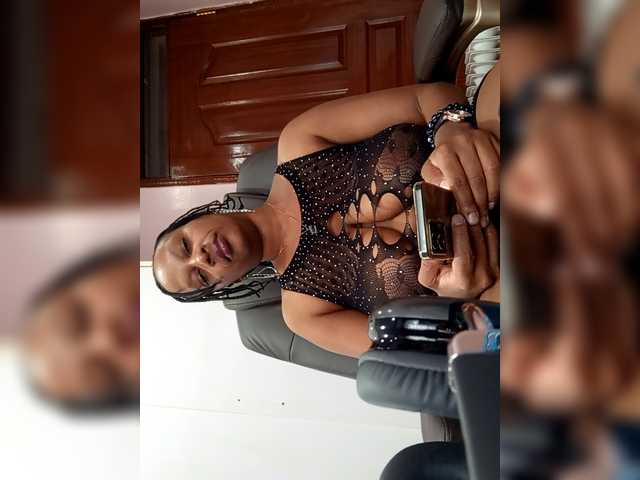 CandyLove's BongaCams show and profile