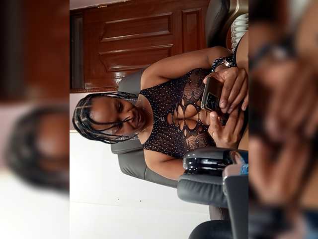 CandyLove's BongaCams show and profile