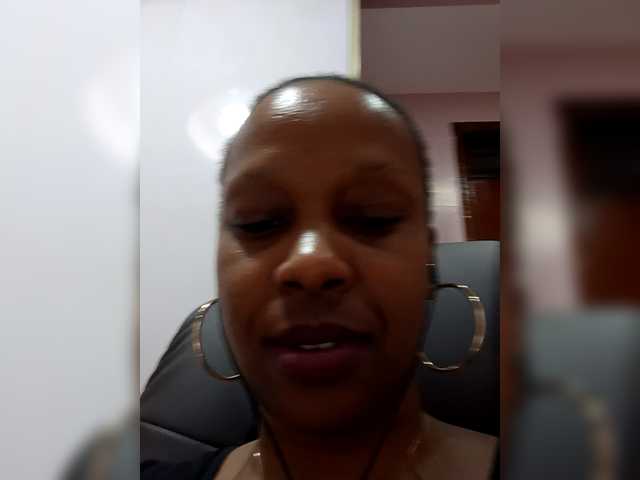 CandyLove's BongaCams show and profile