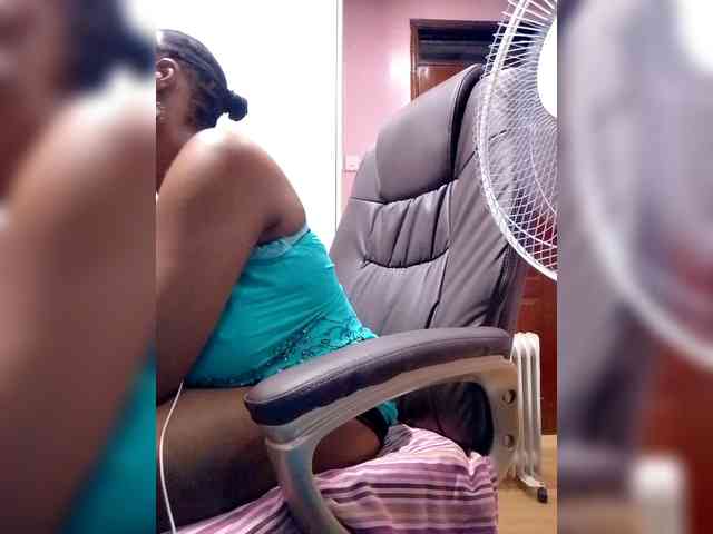 CandyLove Live Webcam on BongaCams