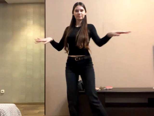 ElinOroz – webcam model profile photo