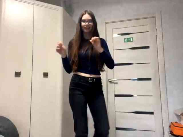 ElinOroz webcam