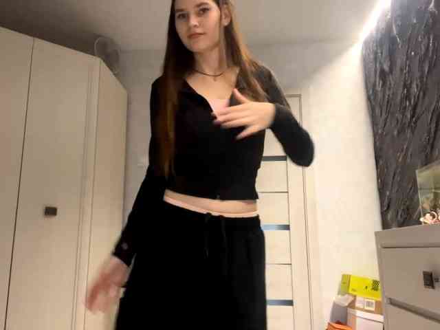 ElinOroz webcam