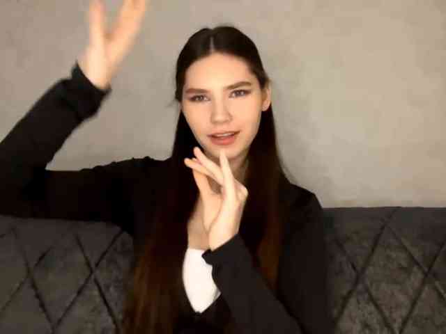 ElinOroz webcam