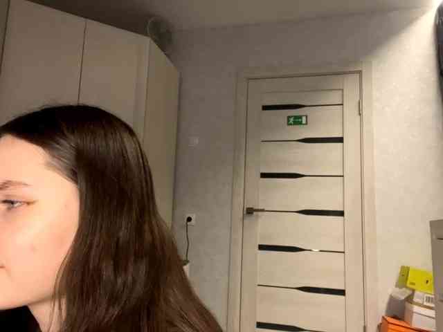 ElinOroz webcam