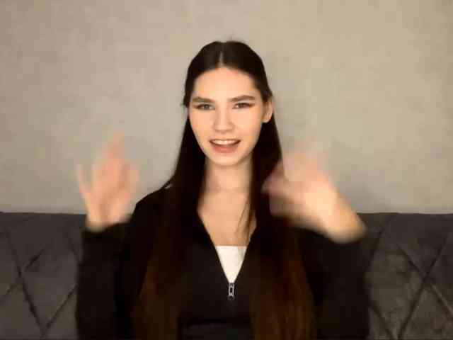 ElinOroz webcam