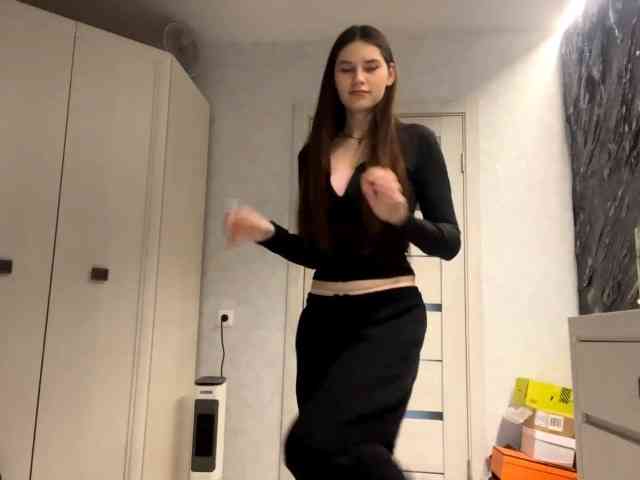 ElinOroz webcam