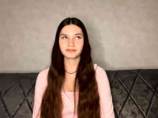 ElinOroz webcam
