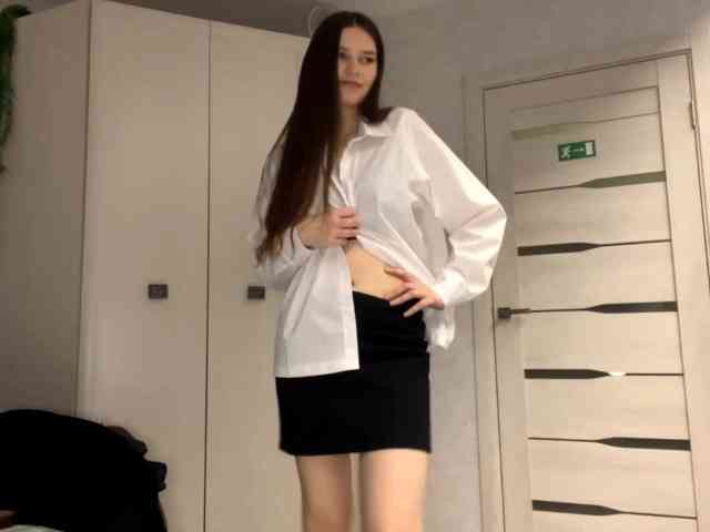 ElinOroz webcam
