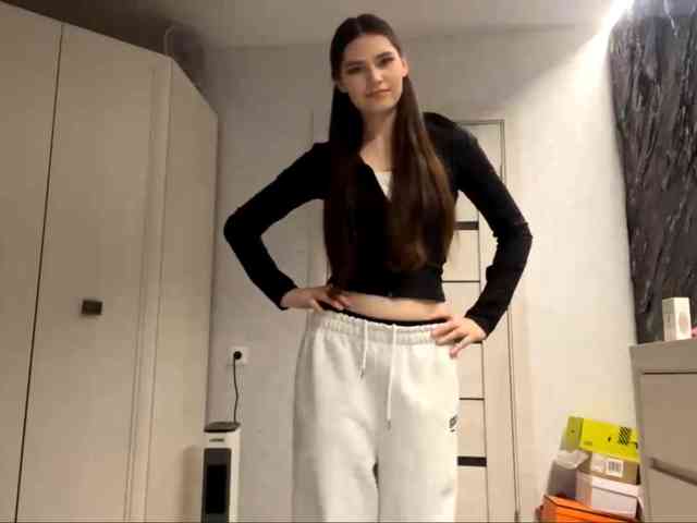 ElinOroz webcam
