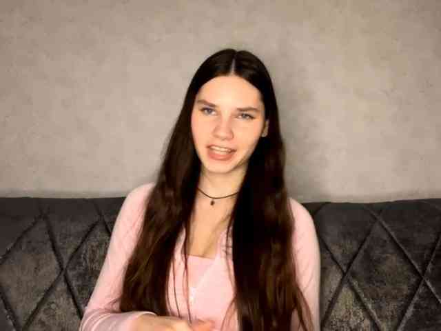 ElinOroz webcam