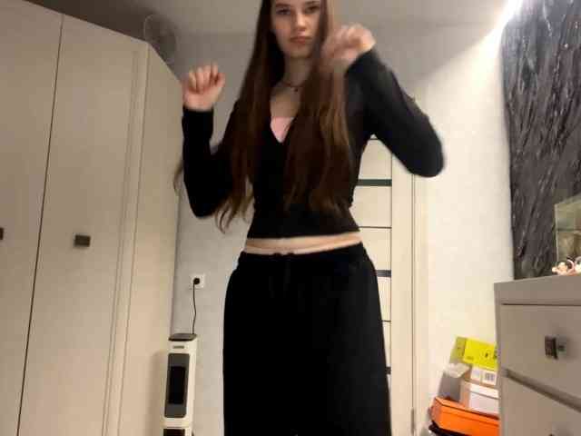ElinOroz webcam