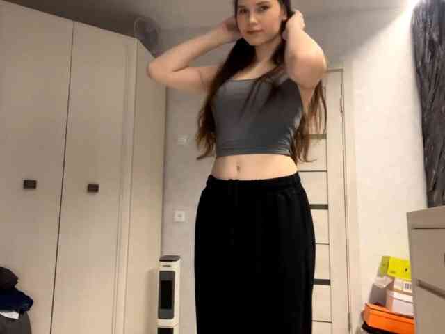 ElinOroz webcam