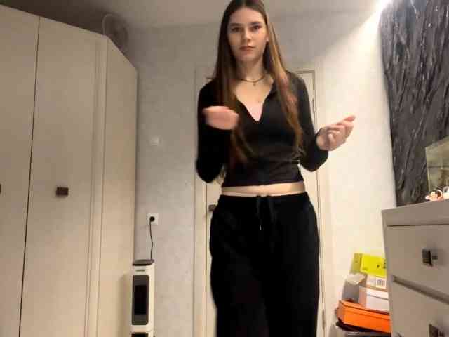 ElinOroz webcam