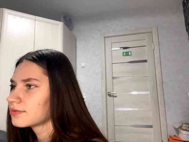 ElinOroz webcam