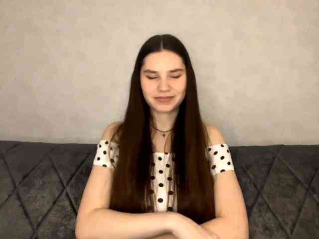 ElinOroz webcam