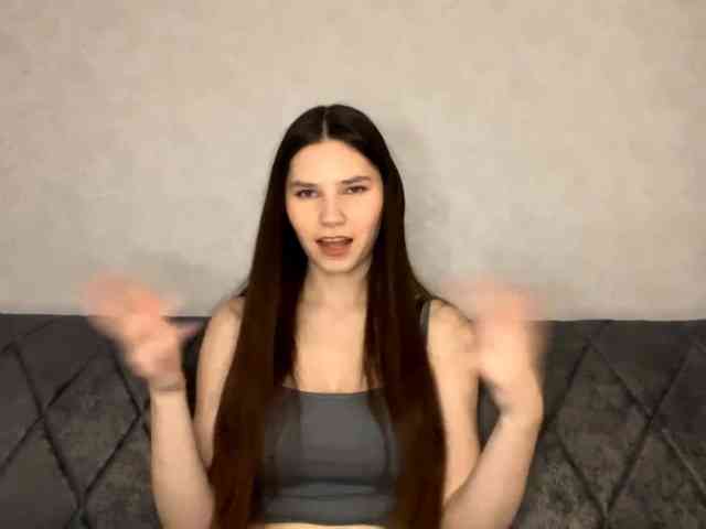ElinOroz webcam