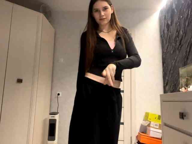 ElinOroz webcam