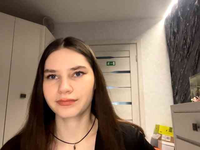 ElinOroz webcam