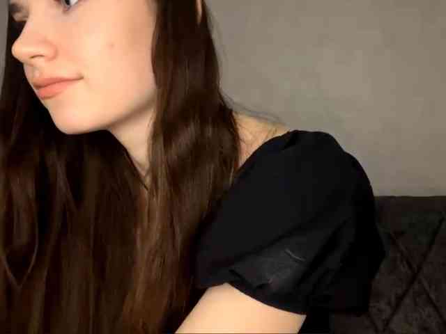 ElinOroz webcam