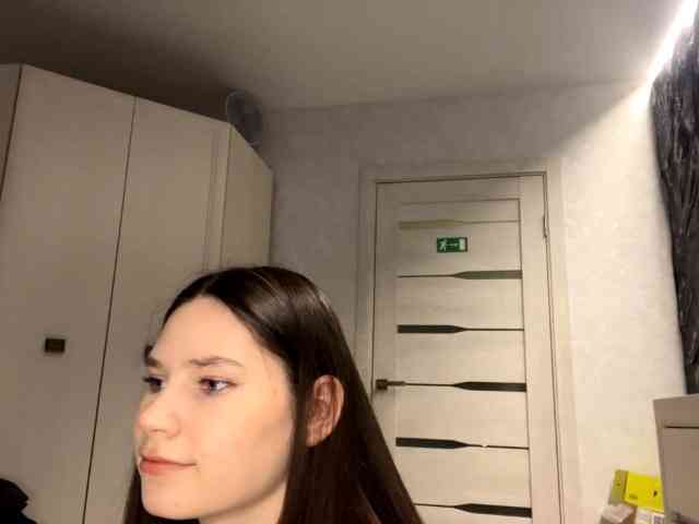 ElinOroz webcam