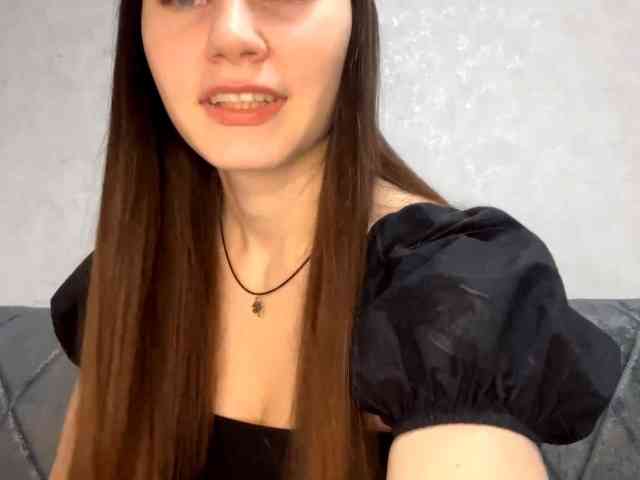 ElinOroz webcam