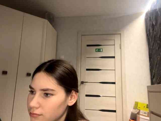 ElinOroz webcam