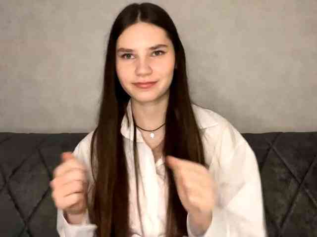 ElinOroz webcam