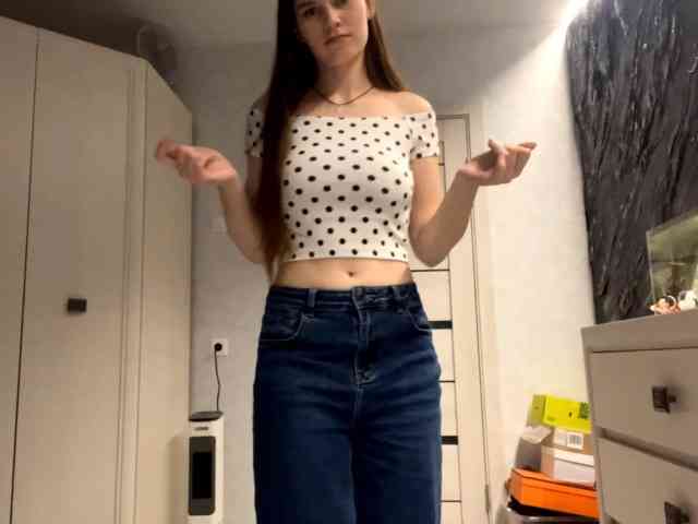 ElinOroz webcam