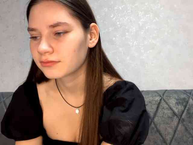 ElinOroz webcam