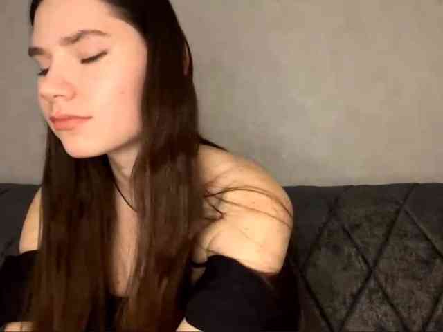 ElinOroz webcam