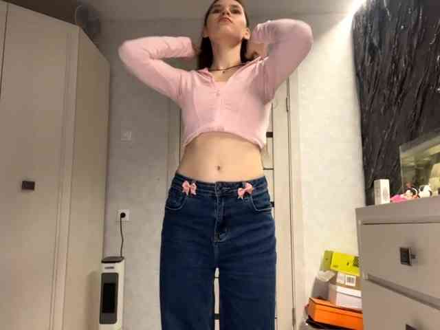 ElinOroz webcam