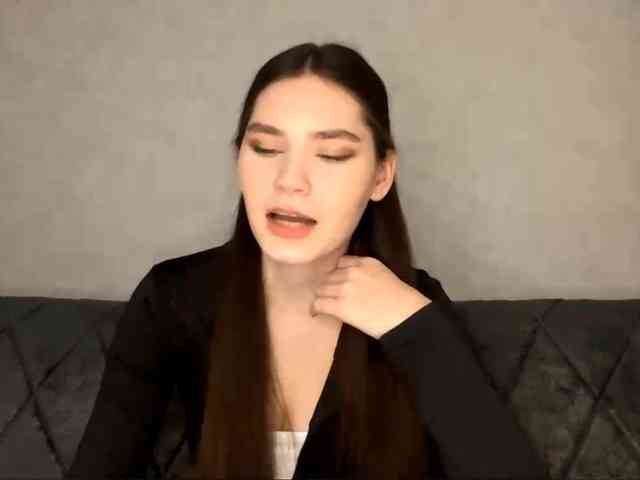 ElinOroz webcam