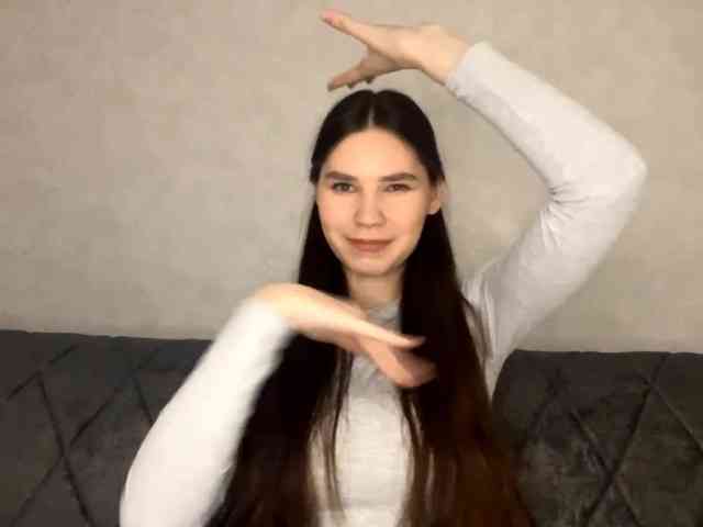 ElinOroz webcam