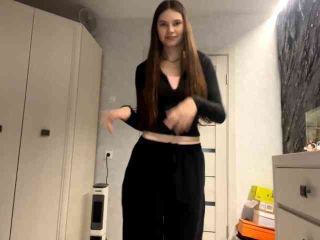 ElinOroz webcam